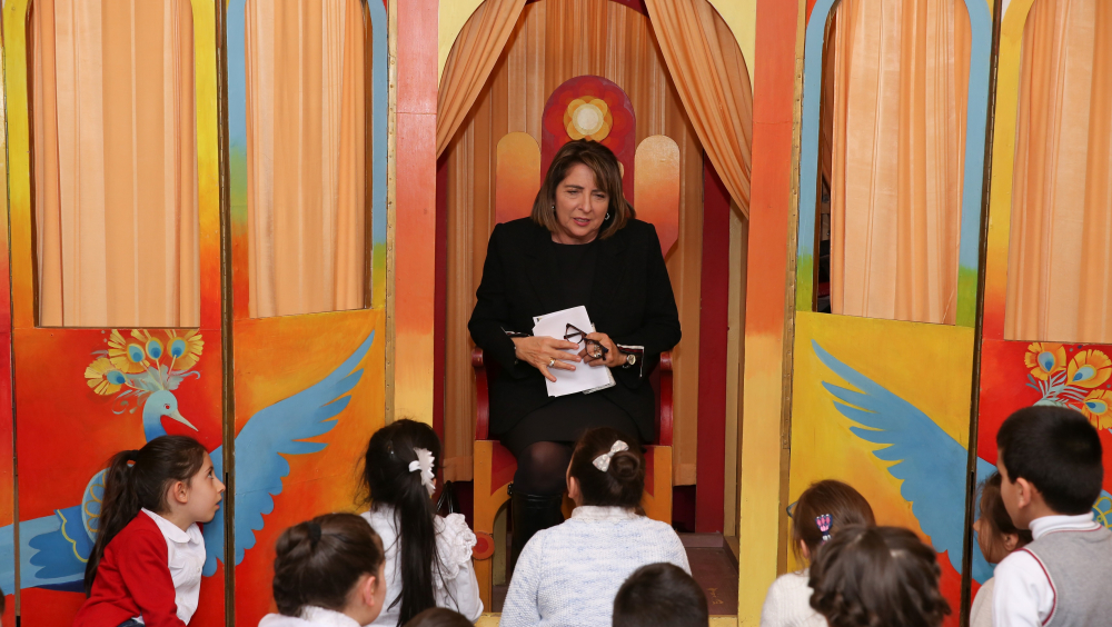 Italy  cultural attaché to Armenia Anna Maria Seeka reads an Italian fairy tale for kids at Khnko Aper National Children's Library