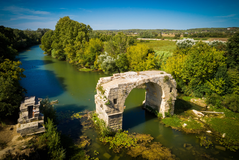 Pont romain, fragment de la Via Domitia à Ambrussum