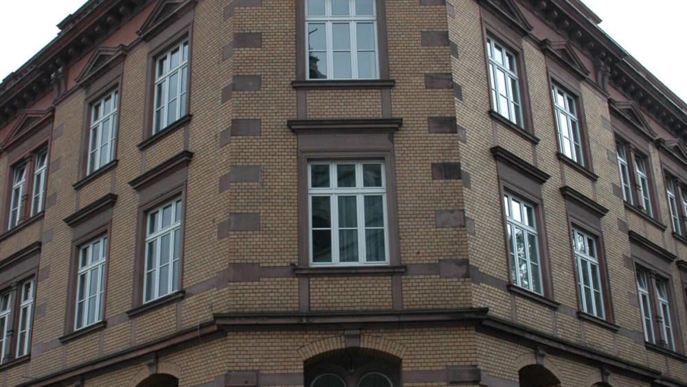 4-2020-09-17-Jesuitenstraße-9-11-St.-Leonhard-Detail-Eingang-scaled.jpg