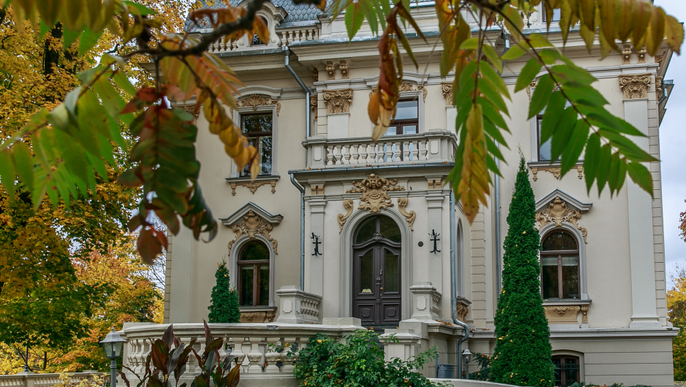 Main house of Vileišis palace building complex