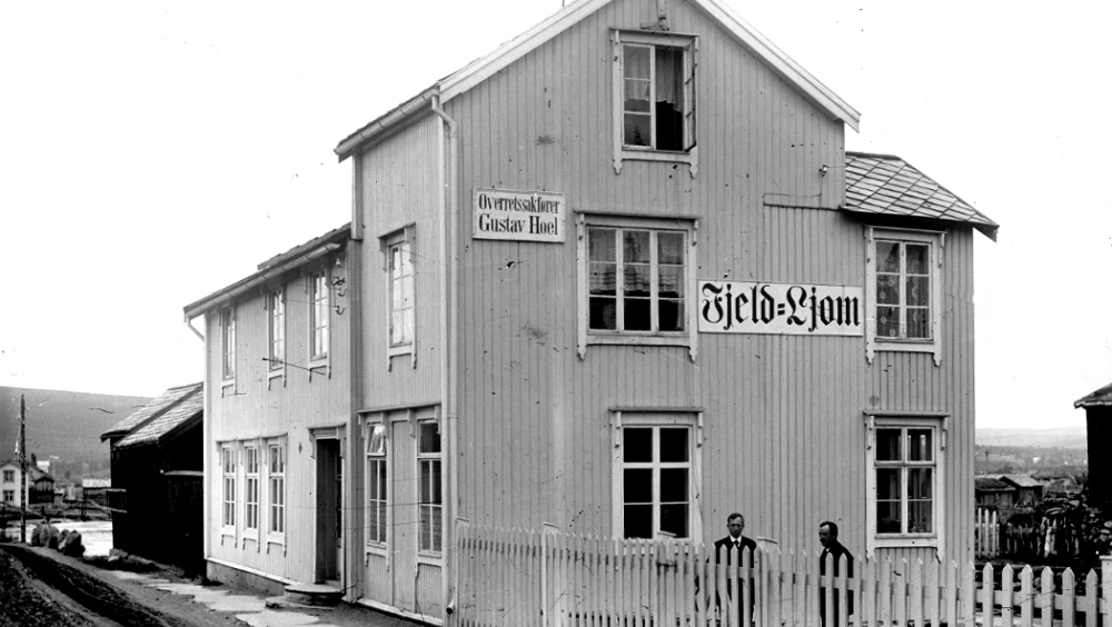 The Fjeld-Ljom newspaper building in Røros, in early 1900.