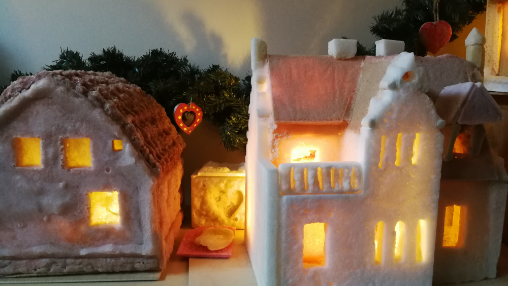 I can switch on the light lake in the true houses. 