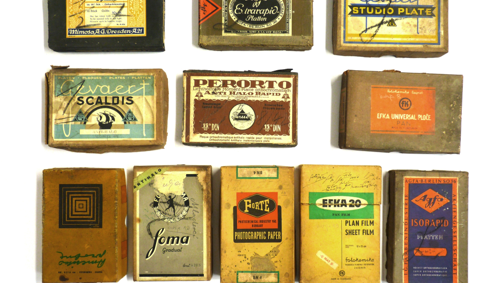 Packaging boxes for glass negatives