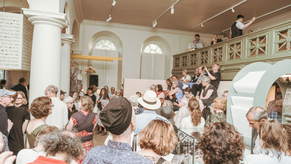 Concert on the women's gallery