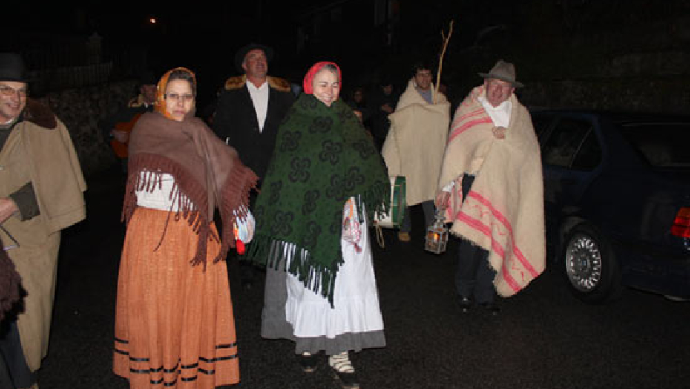 Popular performers of Cantares de Reis