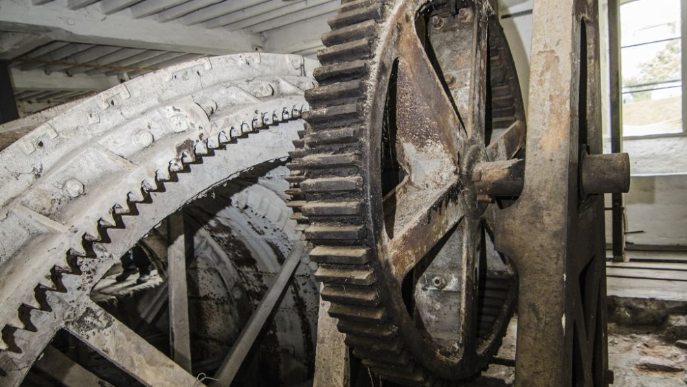 © Ian Mackintosh, 1820 waterwheel with later power drive