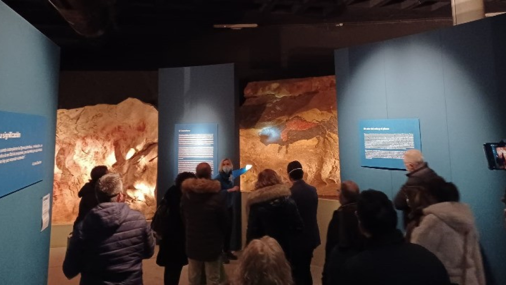 Visita guiada en el Parque de la Prehistoria de Teverga (Asturias)