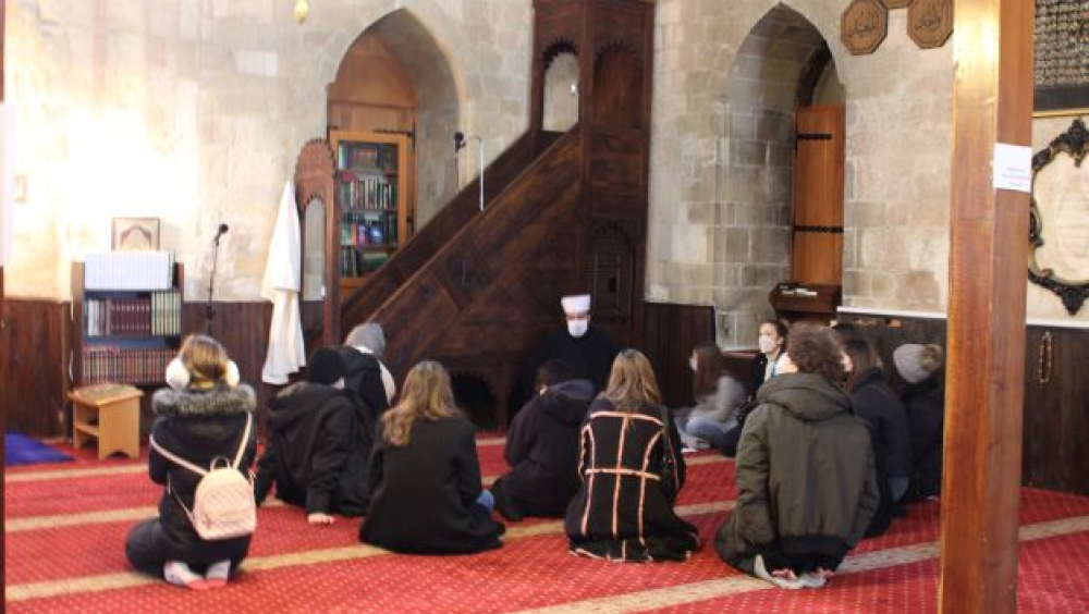 Participants of the project  in the Belgrade mosque 