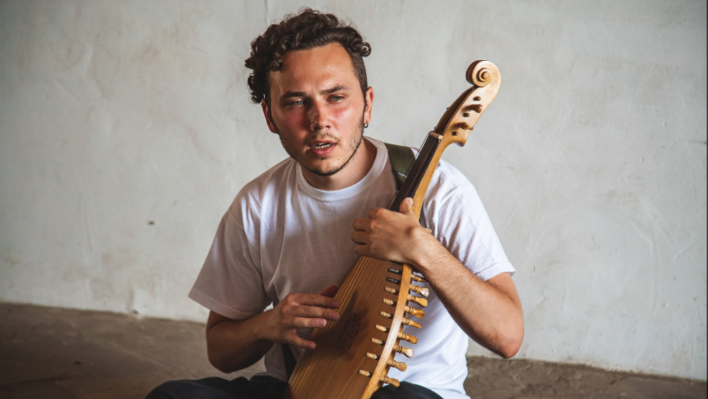 Svyatoslav Sylenko is a kobzar in the second generation