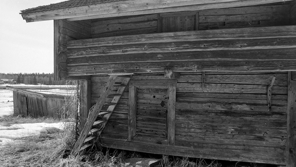 Luhtiaitan pelastaminen  Saving the loftbod of Klooti´s croft