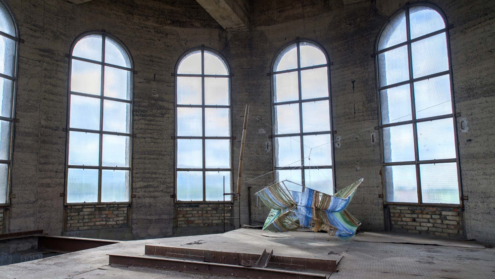 We would like to rebuild this floor into a lookout, in order to at least partially meet the historical plans that the architect Leopold Bauer had with the tower.