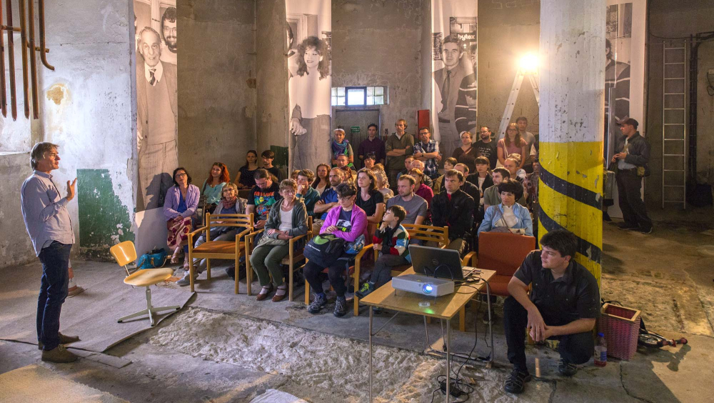 We regularly organize various cultural events in and around the tower, with the help of which we spread awareness not only about the tower itself. The most well-known event is the annual festival Otevíráme Zauhlovačku (Zauhlovačka open air festival).