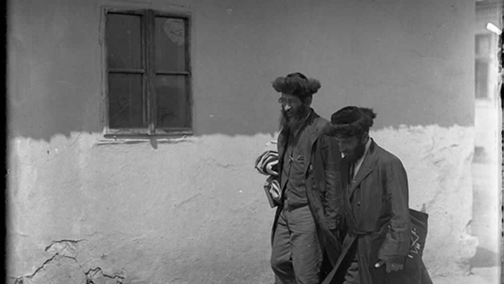 Hasidic Jews from Sighet (source: National Museum of Romanian Peasant, Iosif Berman collection)