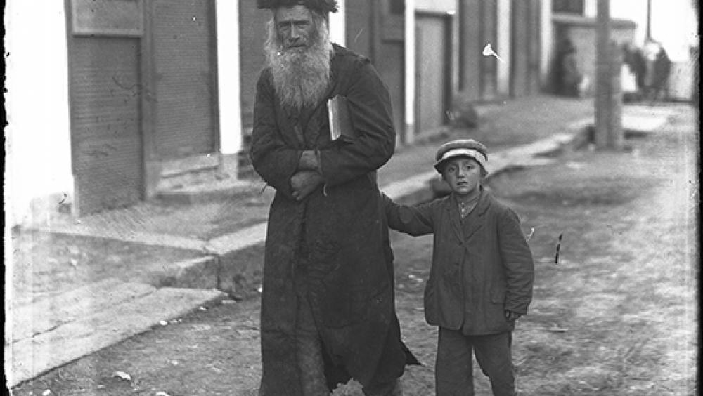Hasidic Jews from Sighet (source: National Museum of Romanian Peasant, Iosif Berman collection)