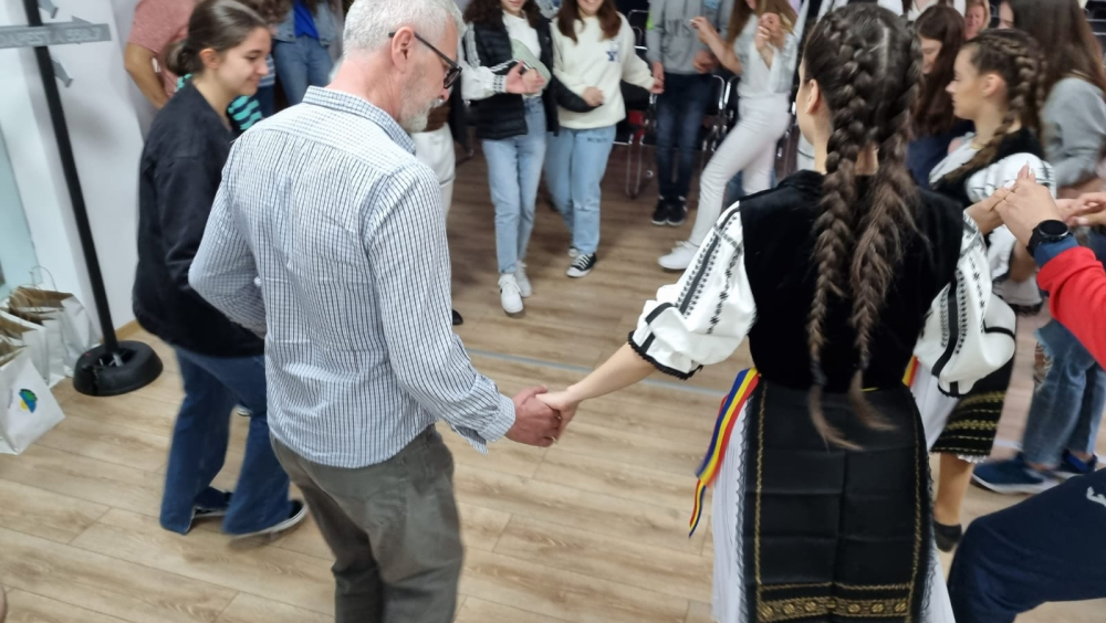 Sharing traditional dances in Sibiu