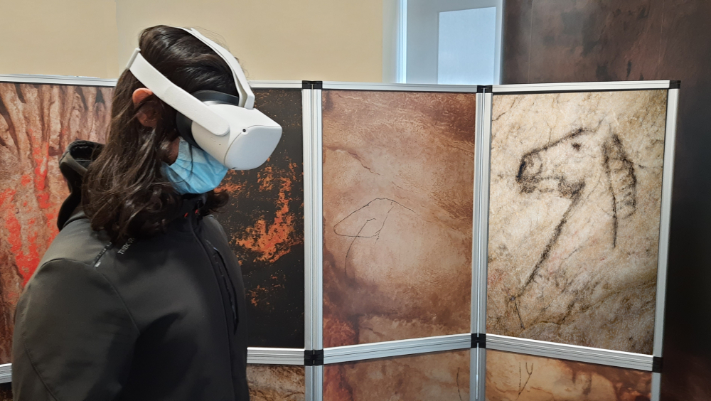 Visita virtual a una cavidad con arte rupestre paleolítico