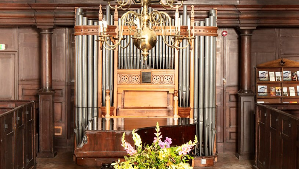 Organ inside the Ipswich Unitarian Meeting House