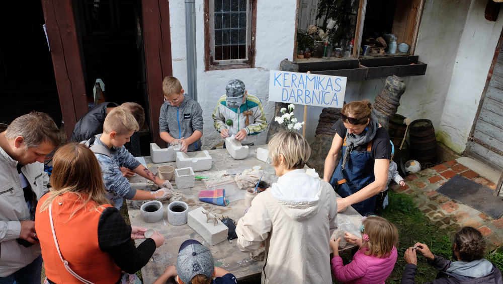 Ceramic workshop for kids