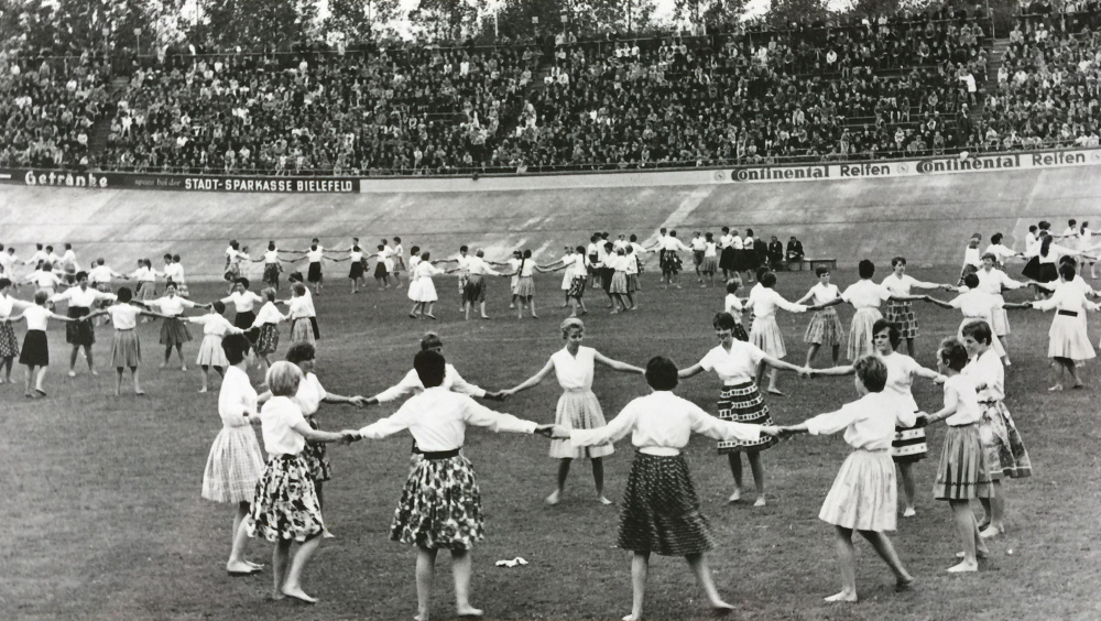 Reigentanz beim Schulfest 1962