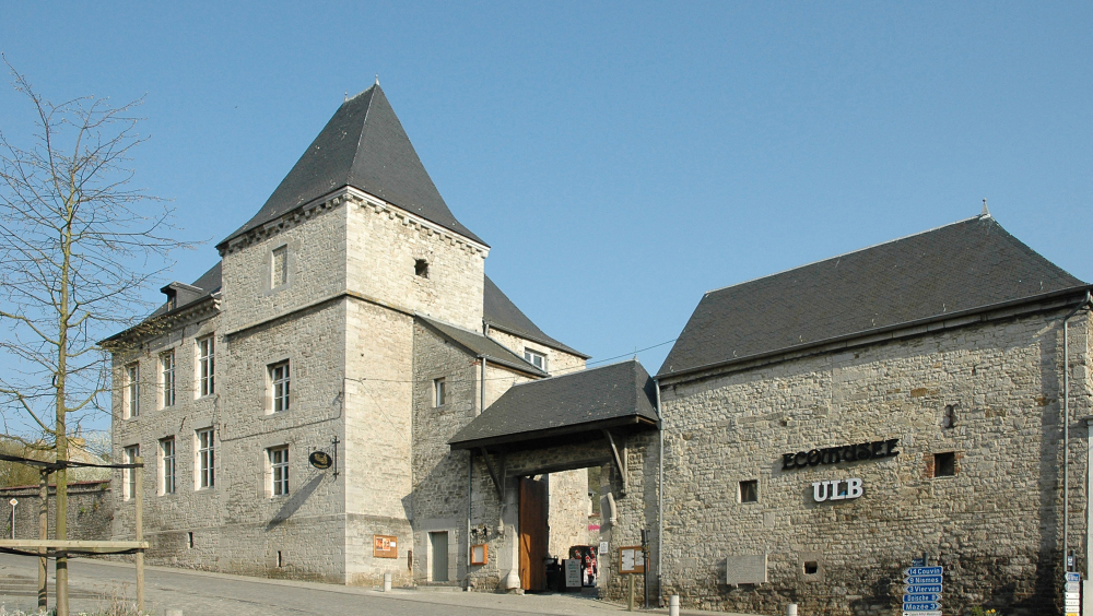 Le château-ferme de Treignes