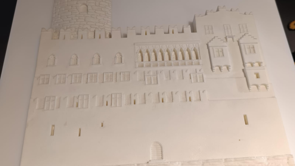 Questo è il modello a cui ho fatto riferimento per disegnare il Castello del Buonconsiglio.