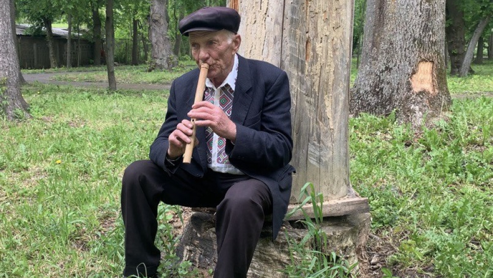 Polissian dudka-vykrutka is a shepherd's instrument in Polissia.
