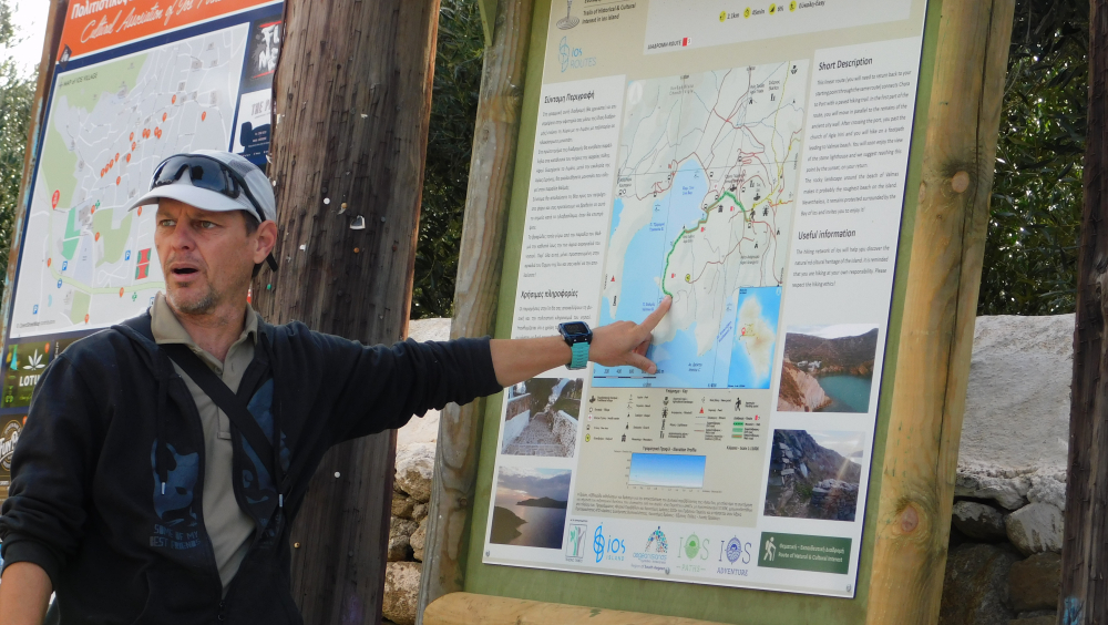 Discovering Ios' village with the guide of signs of the paths, that were created by Ios Adventure NPO