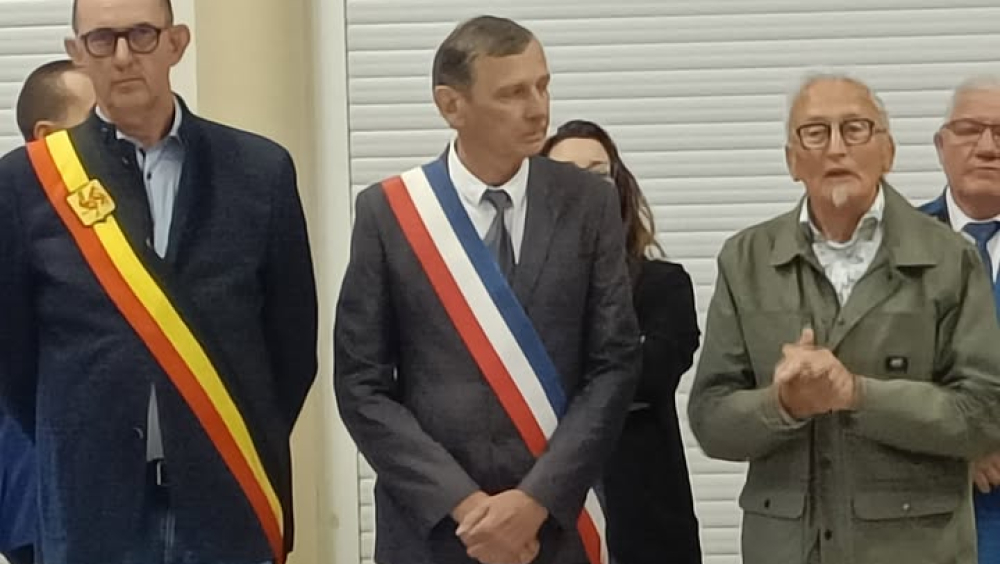 De gauche à droite : Pascal Jacquiez, Bourgmestre de Doische ; et Richard Debowski, Maire de Foisches.