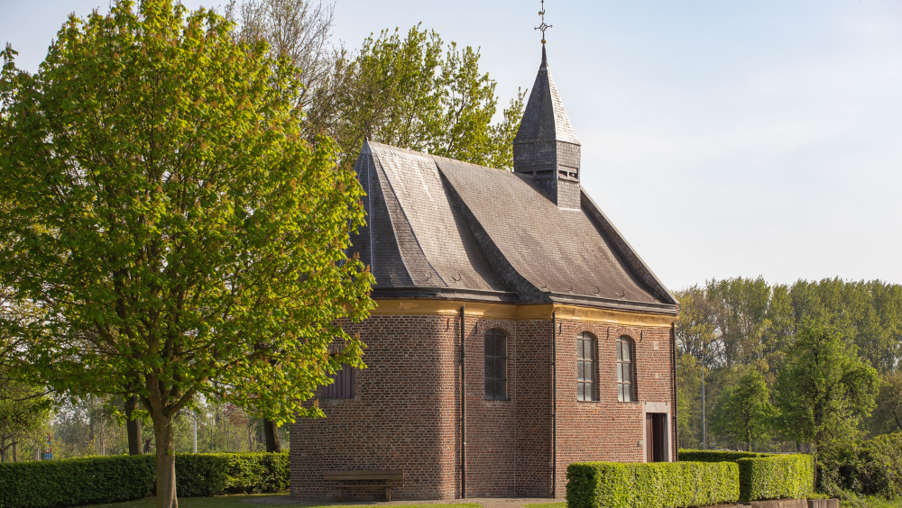 Kapelletjestocht tussen de velden