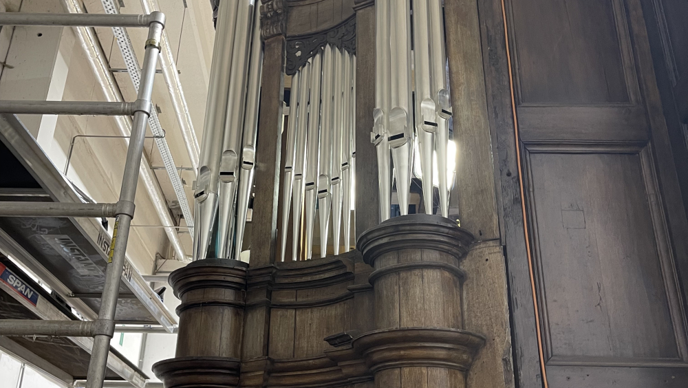 De restauratie van het orgel