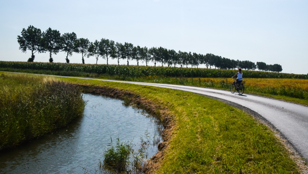 Fietsen langs waterwegen