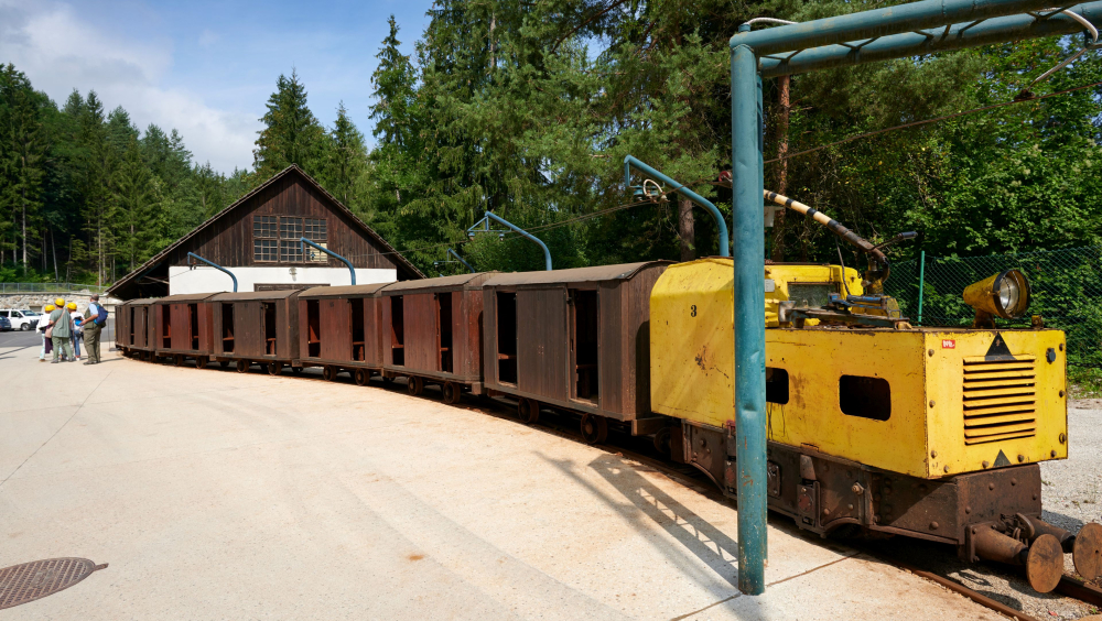 Authentic mine train
