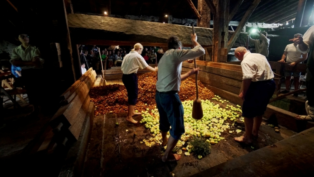 THE CIDER PRESS SITUATED IN THE HEART OF IGARTUBEITI FARMHOUSE