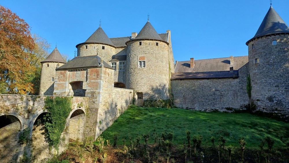 Le château fort de Corroy-le-Château
