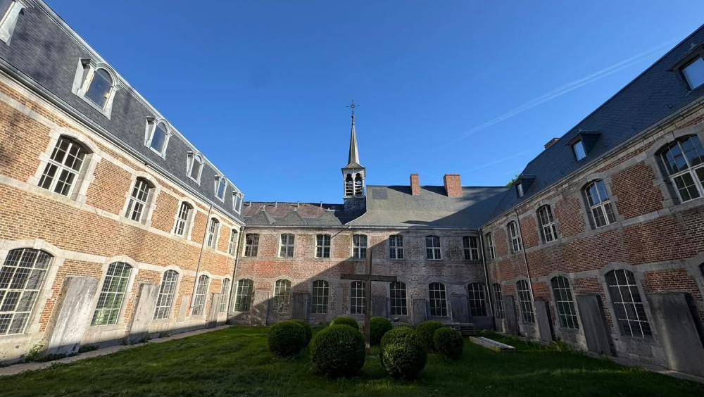 À la table cistercienne, du cellier et de la cuisine au réfectoire