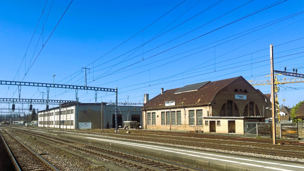 DAS HISTORISCHE BAHNDEPOT UND DIE ENTWICKLUNG DER INFRASTRUKTURBAUTEN DER BAHN
