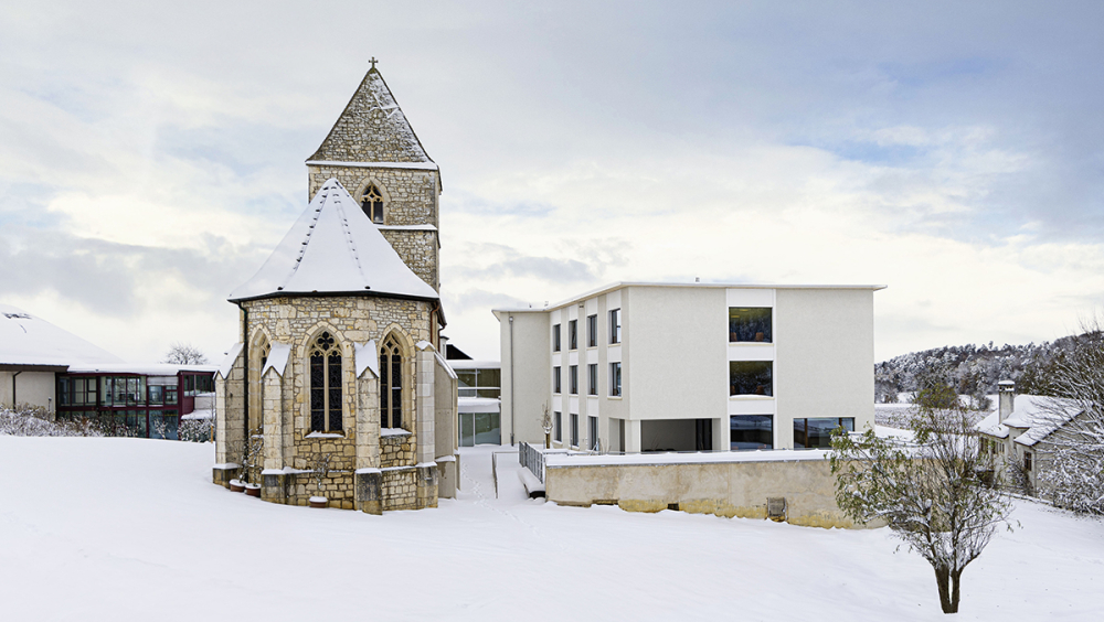 L’ÉGLISE SAINT-MICHEL ET LA RÉSIDENCE LES CERISIERS À MISEREZ