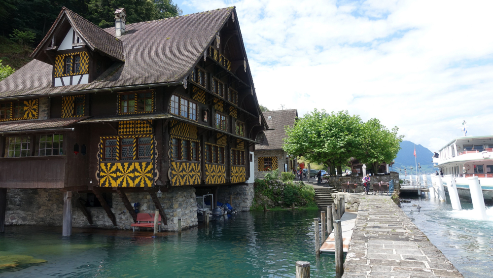 ES LÄCHELT DER SEE - DAS HAUS ZUR TREIB