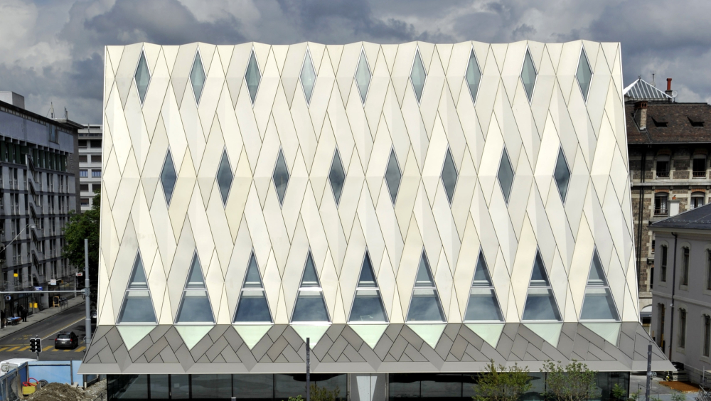 L’HISTOIRE ARCHITECTURALE DU MEG