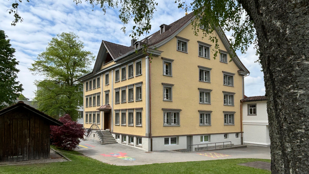 SCHULVERWALTUNG WAISENHAUS