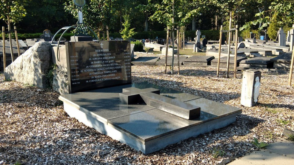 Katholieke begraafplaats Mastendreef 3 4623RE Bergen...