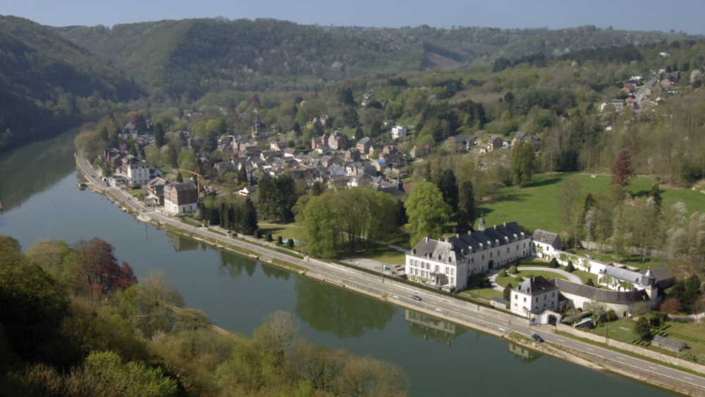 Balade à Waulsort, un village qui se goûte