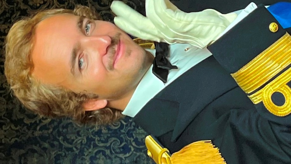 O Rei mostra o Palácio da Ajuda