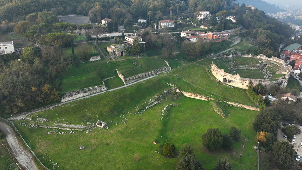 Architetture spezzate: frammenti dell'antica città romana di Casinum