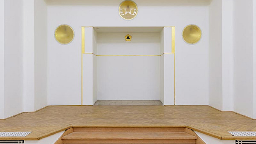 La Loge, a unique Masonic temple