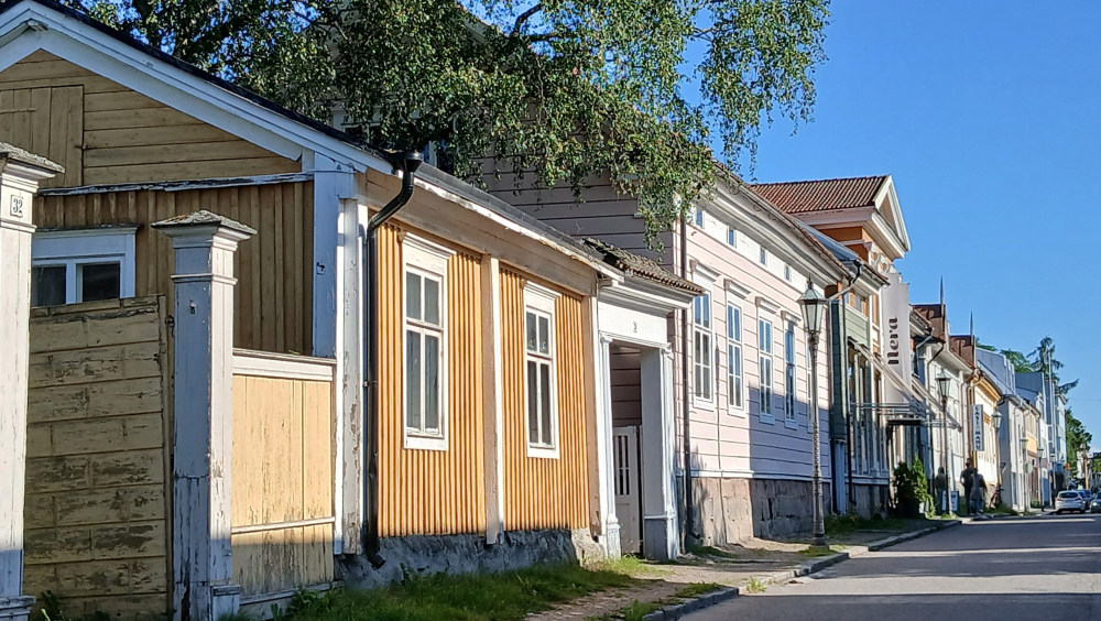 Keskipohjalaisia talotarinoita