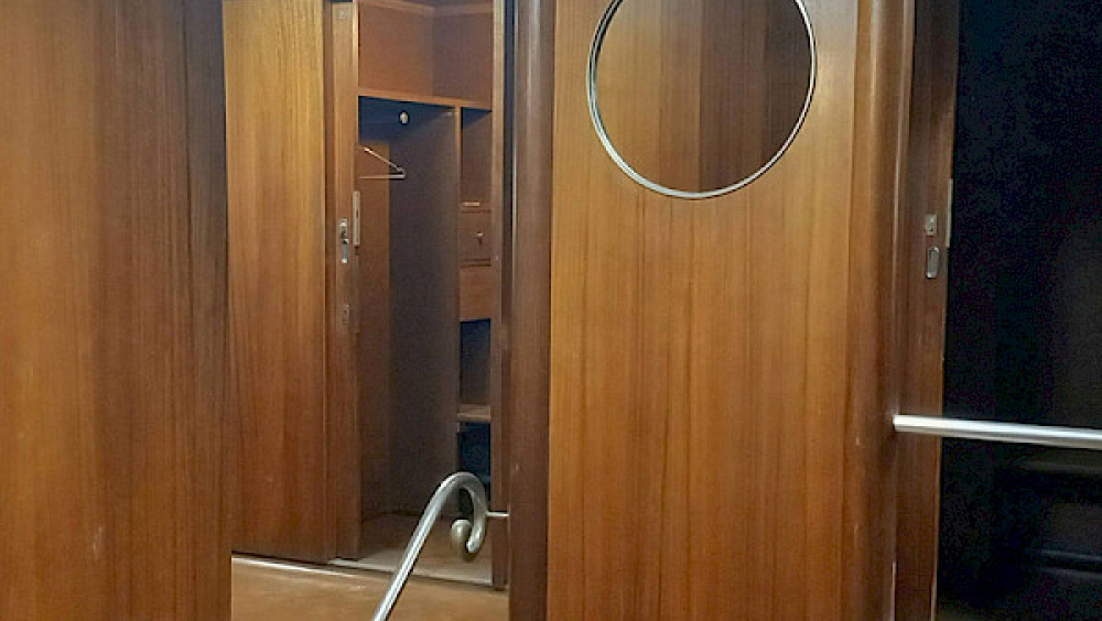 The Art Deco backstage of the Palace of the Nation