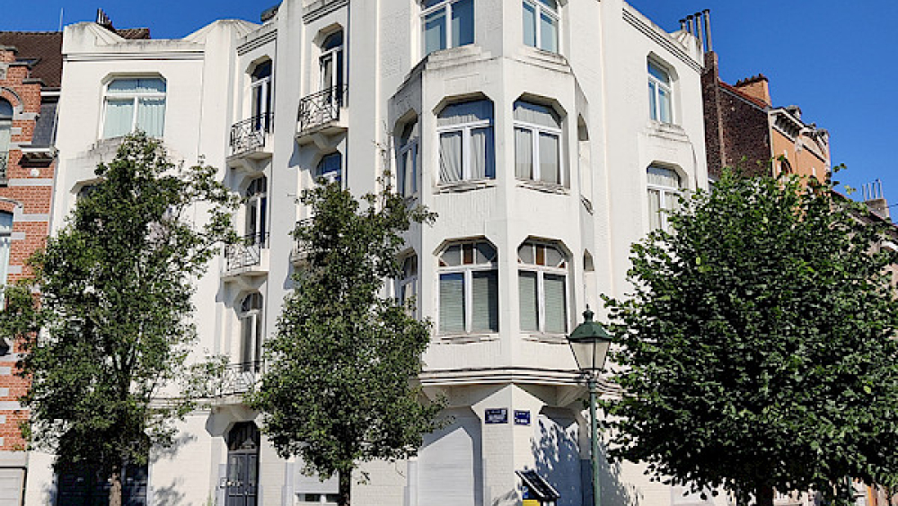 Art Deco and corner buildings in Saint-Gilles