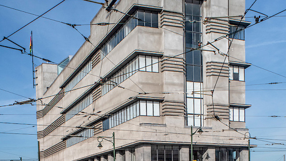TOUR — WIELS