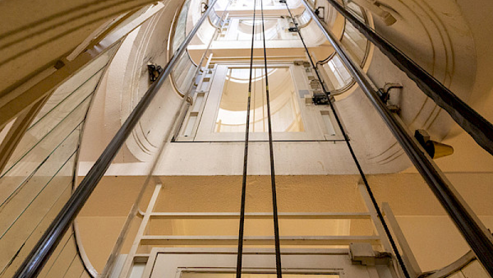 Discovering Art Deco-era elevators